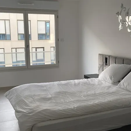 Hasina Linaland Apartament