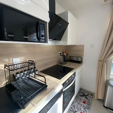 Hasina Linaland Appartamento Châtenay